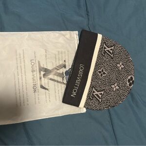 Louis Vuitton Monogram Black and White Knit Hat